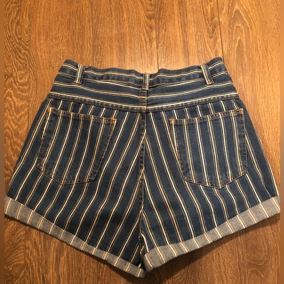 Vintage Pinstripe Shorts - Picture 2 of 3